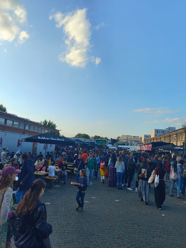 Pizza Festival Berlin, Napoleon Komplex